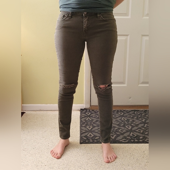 Levi's 535 Super Skinny Distressed Jeans, size 27 - Picture 2 of 12